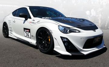 VARIS(バリス) ZN6系前期トヨタ86用フロントバンパー