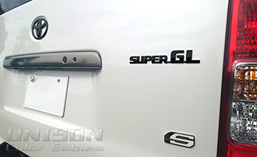 ハイエースUNISON-純正エンブレム改 イメージ画像