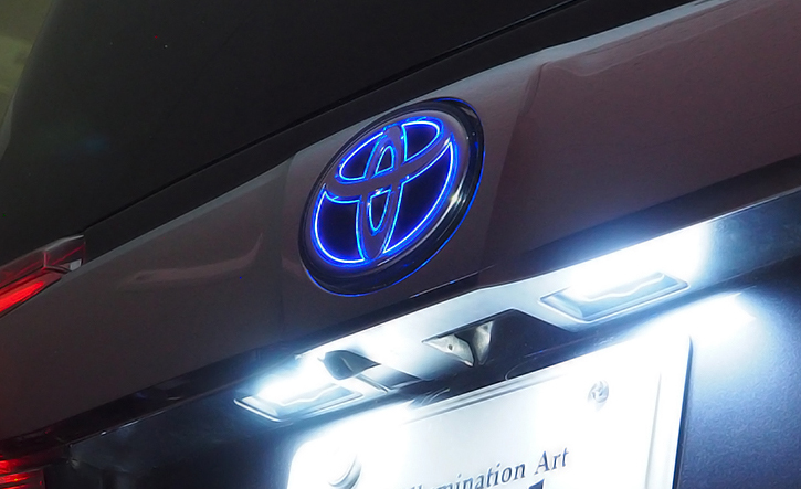 直販正規ジュナック LEDトランスエンブレム ハイエース 200系 ワイドボディー トヨタ