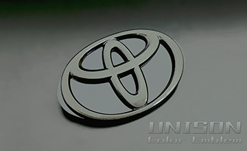 プリウスUNISON-純正エンブレム改 リア　Tマーク