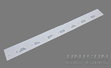 ヴェルファイアUNISON-純正エンブレム改 VELLFIRE ロゴ貼り付け用純正ゲージ付き(画像はアルファード)