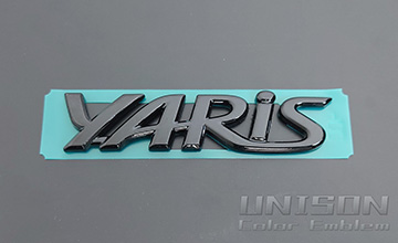 ヤリスUNISON-純正エンブレム改 イメージ画像