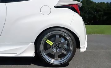 ガレージベリー GRヤリス ローフォルムフェンダートリム