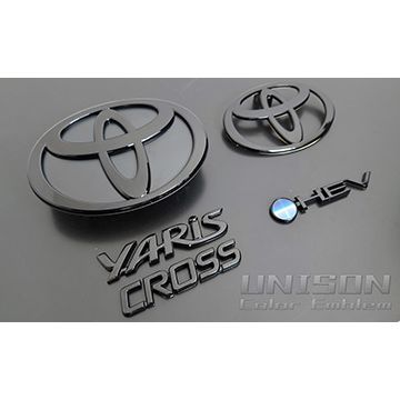 ヤリスクロス用グロスブラック(ツヤ黒)エンブレム UNISON-純正エンブレム改